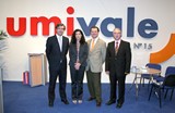 <div class=lightGallery-captions><p>Tomás Esteve, Pilar Soriano, Héctor Blasco y César Poveda</p><p>Laboralia 2007</p><h4>Material cedido por 003 - UMIVALE ACTIVA</h4><span>2007</span></div>